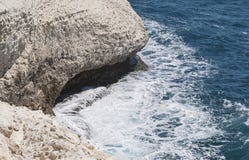 Взгляд грота от фуникулера Rosh HaNikra стоковое изображение Взгляд грота от фуникулера Rosh HaNikra стоковое изображение