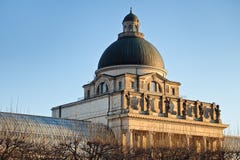 Взгляд известного ведомства канцлера государства - Staatskanzlei в Мюнхене, Германии стоковые изображения rf Взгляд известного ведомства канцлера государства - Staatskanzlei в Мюнхене, Германии стоковые изображения rf