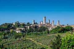 Взгляд к San Gimignano, Тоскане, Италии стоковая фотография Взгляд к San Gimignano, Тоскане, Италии стоковая фотография