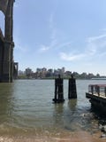 Взгляд лета Бруклинского моста Манхэттена стоковые фото Взгляд лета Бруклинского моста Манхэттена стоковые фото
