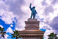 Взгляд сверху статуи Хуан Ponce de Леон в побережье Флориды историческом стоковое фото rf Взгляд сверху статуи Хуан Ponce de Леон в побережье Флориды историческом стоковое фото rf