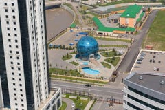 Вид с воздуха города Грозного Ресторан Globus стоковое фото Вид с воздуха города Грозного Ресторан Globus стоковое фото