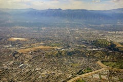 Вид с воздуха парка Монтерей, Rosemead, взгляда от сиденья у окна внутри стоковые фото Вид с воздуха парка Монтерей, Rosemead, взгляда от сиденья у окна внутри стоковые фото