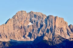 Вид спереди горы Monte Civetta которая часть доломитов, европеец Альп стоковые изображения rf Вид спереди горы Monte Civetta которая часть доломитов, европеец Альп стоковые изображения rf