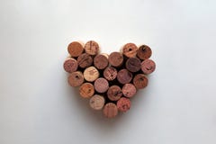 Вино corks валентинка сформированная сердцем стоковое фото rf Вино corks валентинка сформированная сердцем стоковое фото rf