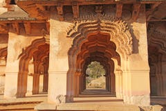 Висок Mahal лотоса в Hampi, Karnataka, Индии Высекаенное красивое стоковые изображения Висок Mahal лотоса в Hampi, Karnataka, Индии Высекаенное красивое стоковые изображения