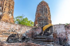 Висок Mahathat в пределе парка Sukhothai исторического стоковые изображения rf Висок Mahathat в пределе парка Sukhothai исторического стоковые изображения rf