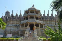 Висок Ranakpur jain, Раджастхан, Индия стоковое изображение rf Висок Ranakpur jain, Раджастхан, Индия стоковое изображение rf