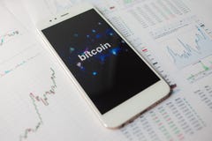 Вклад в Bitcoin, концепция Статистика и отчеты, анализ рынка cryptocurrency стоковое фото Вклад в Bitcoin, концепция Статистика и отчеты, анализ рынка cryptocurrency стоковое фото
