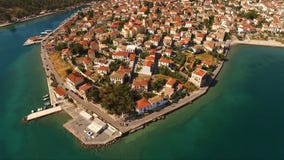 Воздушное фото трутня острова Santorini, Кикладов, Греции стоковые изображения Воздушное фото трутня острова Santorini, Кикладов, Греции стоковые изображения