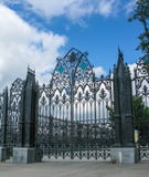 Выкованные ворота около дома n I Sevastyanova в область Екатеринбурге, Свердловске стоковое изображение Выкованные ворота около дома n I Sevastyanova в область Екатеринбурге, Свердловске стоковое изображение