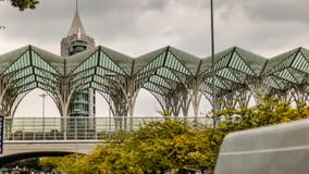 Высотное здание и современная смотря архитектура стоковые изображения rf Высотное здание и современная смотря архитектура стоковые изображения rf