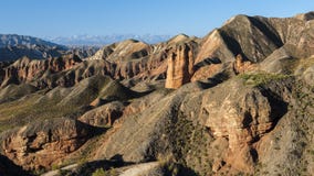 Героикоромантический волшебный рев Danxia льда стоковые фотографии rf Героикоромантический волшебный рев Danxia льда стоковые фотографии rf