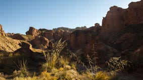 Героикоромантический волшебный рев Danxia льда стоковые изображения rf Героикоромантический волшебный рев Danxia льда стоковые изображения rf