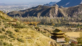 Героикоромантический волшебный рев Danxia льда стоковое фото rf Героикоромантический волшебный рев Danxia льда стоковое фото rf