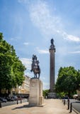 Герцог столбца Йорка со статуей короля Эдвард VII верхом в торговом центре завесы, Лондоне, Великобритании стоковое изображение Герцог столбца Йорка со статуей короля Эдвард VII верхом в торговом центре завесы, Лондоне, Великобритании стоковое изображение