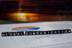 Глобальная связь на деревянных блоках Соединение глобализации связывает концепция стоковое изображение Глобальная связь на деревянных блоках Соединение глобализации связывает концепция стоковое изображение