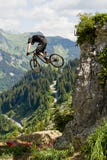 Гора взгляда велосипеда Mountainbiker стоковое фото rf Гора взгляда велосипеда Mountainbiker стоковое фото rf