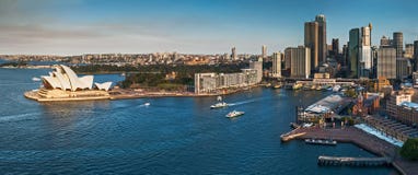 Горизонт и гавань города Сиднея стоковое фото Горизонт и гавань города Сиднея стоковое фото