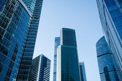 Город Москвы с современными небоскребами дела, офисными зданиями высотного здания современными, архитектура поднимая к небу, стоковое фото Город Москвы с современными небоскребами дела, офисными зданиями высотного здания современными, архитектура поднимая к небу, стоковое фото