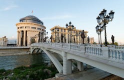 Городское скопье, Министерство Иностранных Дел и финансовая полиция стоковые изображения Городское скопье, Министерство Иностранных Дел и финансовая полиция стоковые изображения