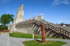 Городские стены и ворота Cracow, Szydlow, Польша стоковое изображение rf Городские стены и ворота Cracow, Szydlow, Польша стоковое изображение rf