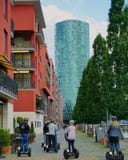 Группа в составе взрослые осмотр достопримечательностей на Segway во Франкфурте, Германии стоковое фото Группа в составе взрослые осмотр достопримечательностей на Segway во Франкфурте, Германии стоковое фото