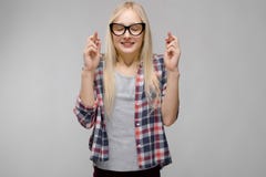 Девочка-подросток в модных одеждах стоковое изображение Девочка-подросток в модных одеждах стоковое изображение