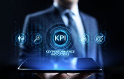 Дело индикатора ключевой производительности KPI и концепция анализа отраслевой структуры на экране бесплатная иллюстрация Дело индикатора ключевой производительности KPI и концепция анализа отраслевой структуры на экране бесплатная иллюстрация