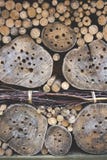 Деревянный дом насекомого стоковые фотографии rf Деревянный дом насекомого стоковые фотографии rf