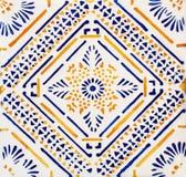 Деталь традиционных плиток от фасада старого дома декоративные плитки Valencian традиционные плитки флористический орнамент Майол Стоковая Фотография RF Деталь традиционных плиток от фасада старого дома декоративные плитки Valencian традиционные плитки флористический орнамент Майол Стоковая Фотография RF