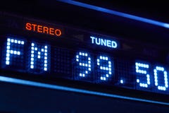 Дисплей радио тюнера FM Стерео цифровая настроенная станция частоты Стоковая Фотография RF Дисплей радио тюнера FM Стерео цифровая настроенная станция частоты Стоковая Фотография RF