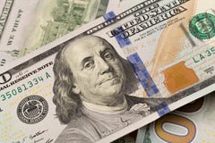 Доллары крупного плана Портрет Бенджамина Франклина на счете Концепция денег и заработков стоковая фотография Доллары крупного плана Портрет Бенджамина Франклина на счете Концепция денег и заработков стоковая фотография