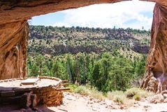 Дом беседкы на парке национального монумента Bandelier в Лос-Аламосе, Неш-Мексико стоковое изображение Дом беседкы на парке национального монумента Bandelier в Лос-Аламосе, Неш-Мексико стоковое изображение