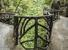 Дорожка на горе Tianmen, строб смертной казни через повешение скалы ` s рая на Zhangjiagie, провинции Хунань, Китае, Азии стоковые изображения rf Дорожка на горе Tianmen, строб смертной казни через повешение скалы ` s рая на Zhangjiagie, провинции Хунань, Китае, Азии стоковые изображения rf