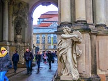 Дрезден, Германия - 31-ое декабря 2017: Дворец Zwinger, Дрезден, Саксония, Германия, Европа стоковое изображение rf Дрезден, Германия - 31-ое декабря 2017: Дворец Zwinger, Дрезден, Саксония, Германия, Европа стоковое изображение rf