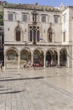 Дубровник, Далмация, Хорватия, Европа, дворец sponza стоковое фото rf Дубровник, Далмация, Хорватия, Европа, дворец sponza стоковое фото rf