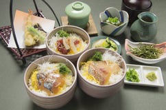 Еда морепродуктов с тэмпурой риса, заквашенной редиской, wasabi и sar стоковое фото Еда морепродуктов с тэмпурой риса, заквашенной редиской, wasabi и sar стоковое фото