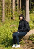 Женщина, на пеший отдыхать отключения стоковые фото Женщина, на пеший отдыхать отключения стоковые фото