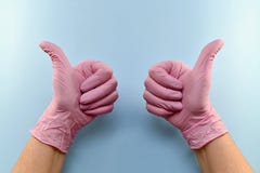 Жест, намордник, с gloved большим пальцем руки вверх стоковые изображения rf Жест, намордник, с gloved большим пальцем руки вверх стоковые изображения rf