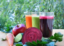 Здоровые smoothies и сок vegetable и плодоовощ Стоковое Изображение Здоровые smoothies и сок vegetable и плодоовощ Стоковое Изображение