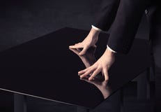 Закройте вверх таблицы руки касающей умной с космосом экземпляра Стоковая Фотография Закройте вверх таблицы руки касающей умной с космосом экземпляра Стоковая Фотография