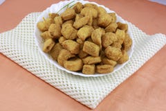 ЗАКУСКИ GATHIYA BESAN ИНДЕЙЦА NAMKEEN стоковое изображение rf ЗАКУСКИ GATHIYA BESAN ИНДЕЙЦА NAMKEEN стоковое изображение rf