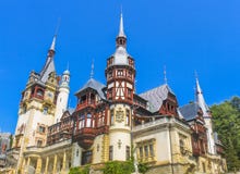 Замок Peles летом стоковое фото rf Замок Peles летом стоковое фото rf