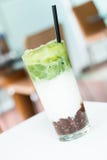 Замороженный latte зеленого чая macha Стоковая Фотография RF Замороженный latte зеленого чая macha Стоковая Фотография RF
