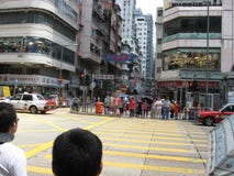 Занятая торговая улица в Mong Kok, Гонконге стоковые изображения Занятая торговая улица в Mong Kok, Гонконге стоковые изображения