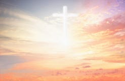 Запачканный конспектом заход солнца креста christ стоковые фотографии rf Запачканный конспектом заход солнца креста christ стоковые фотографии rf