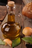 Заполнение оливкового масла ваш вкус блюд восхитительный стоковое изображение Заполнение оливкового масла ваш вкус блюд восхитительный стоковое изображение