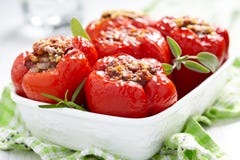 Заполненные перцы с мясом и булгуром стоковое изображение Заполненные перцы с мясом и булгуром стоковое изображение