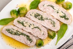 Заполненный крен цыпленка стоковые фотографии rf Заполненный крен цыпленка стоковые фотографии rf